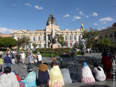Place Murillo où sont les palais présidentiel et du gouvernement